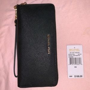 Michael Kors Large Black Jet Set Travel Wallet
